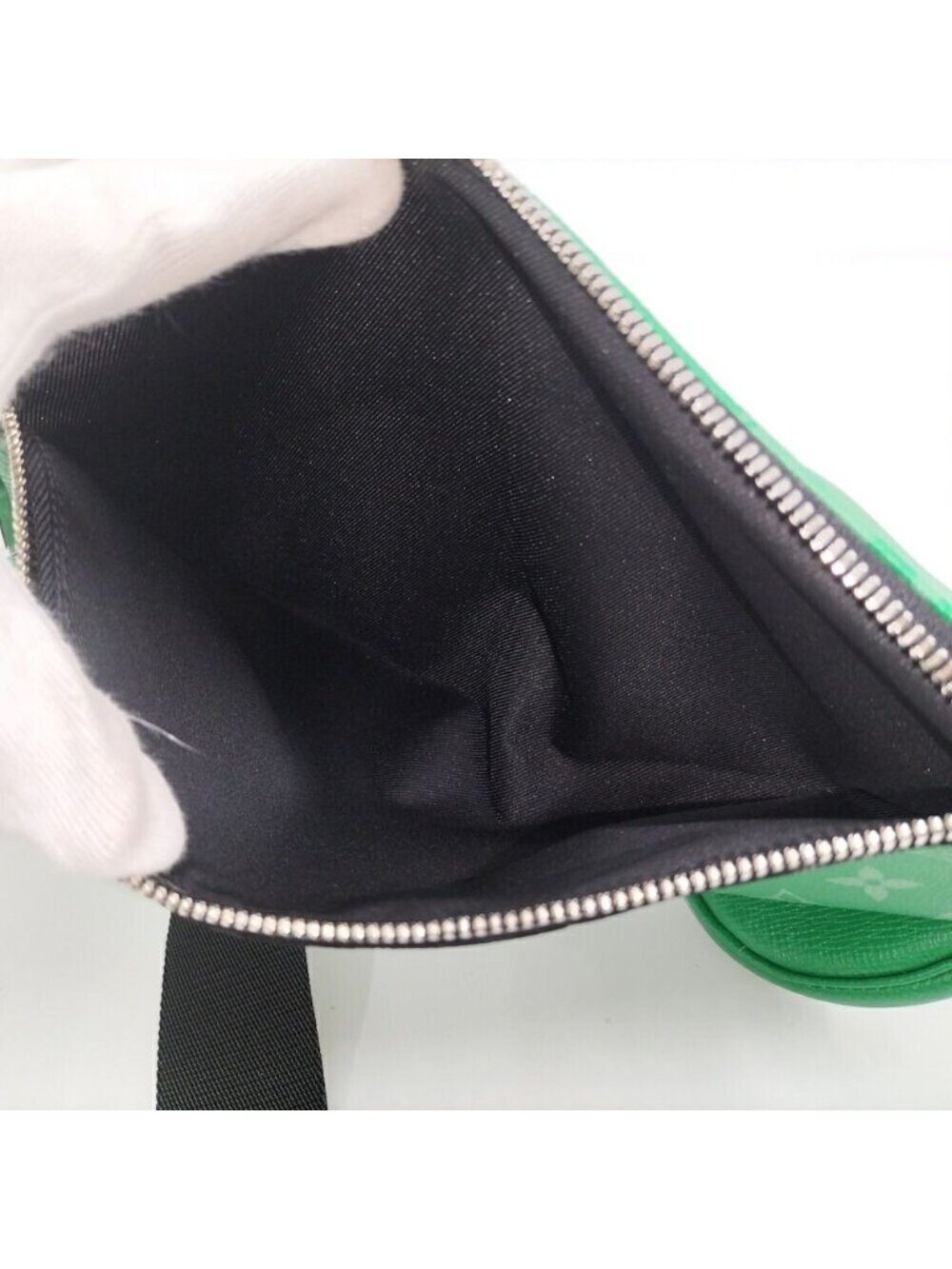 Louis Vuitton Duo Sling Bag Taigarama Monogram Green - Picture 8 of 9